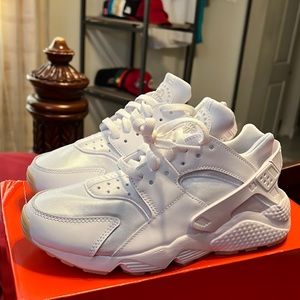 white huaraches size 11